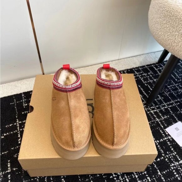 Ugg Tazz platform slippers in Chestnut - Picture 7 of 9